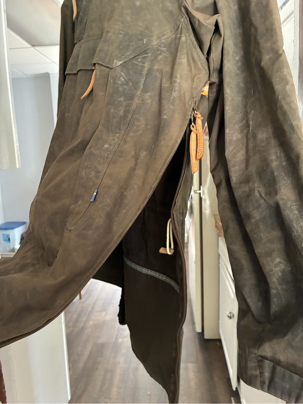 Men's Fjallraven No. 8 Anorak Jacket - Olive - Picture 3 of 5